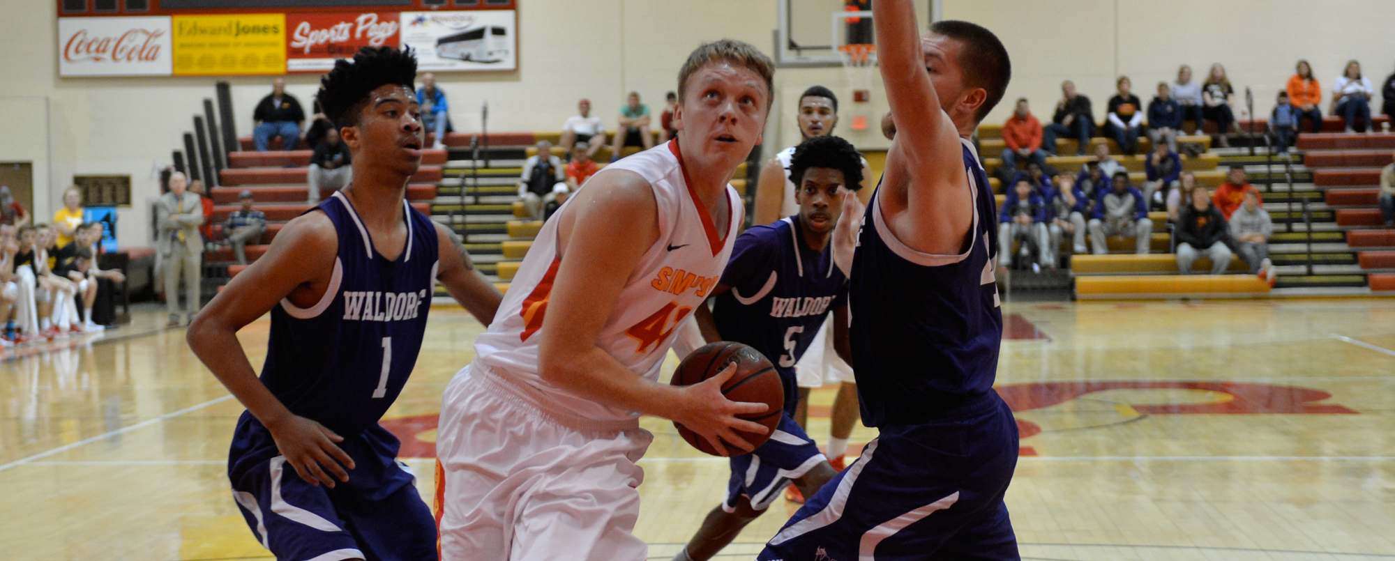 Amsbaugh drops 40 on Saint Mary&rsquo;s in 82-66 win
