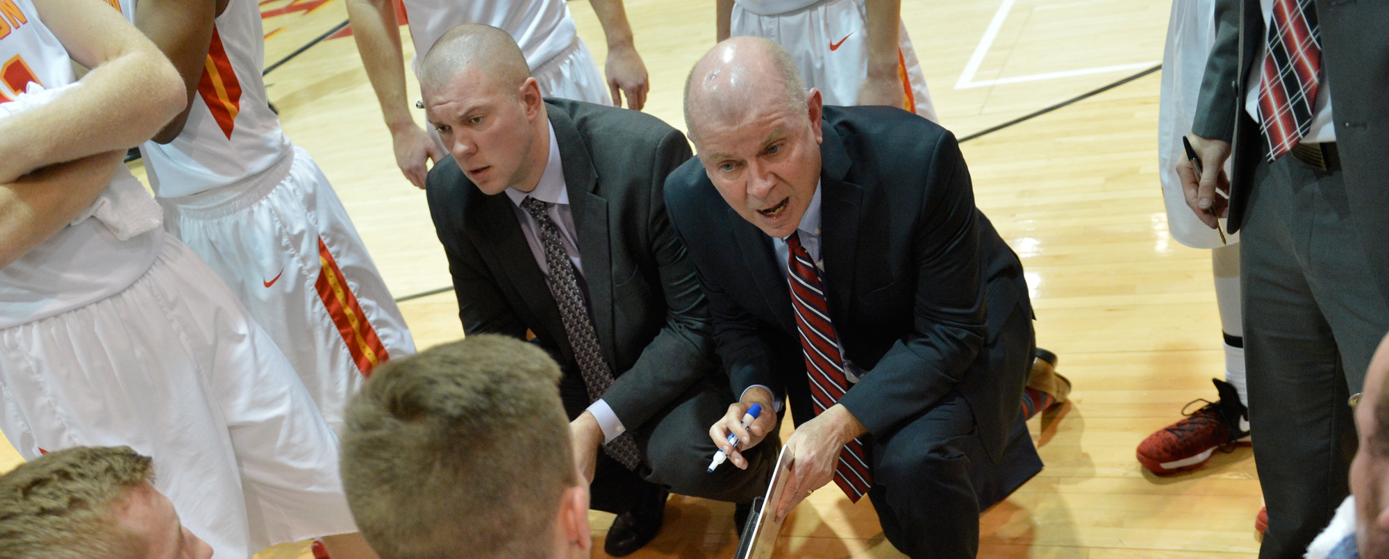 Storm fall to Grand View despite 29 from Amsbaugh