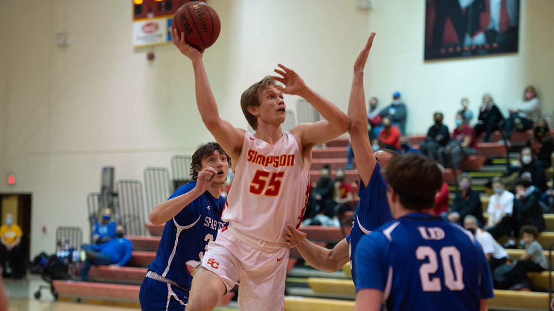 Junior Chris Honz