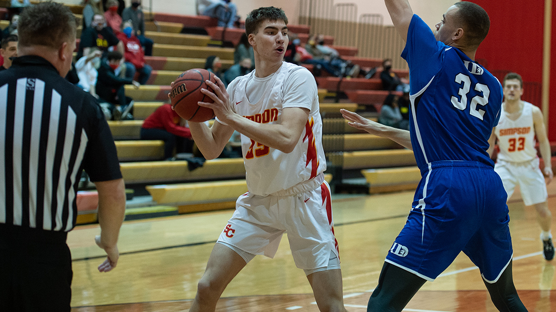 Freshman Lincoln Swanson