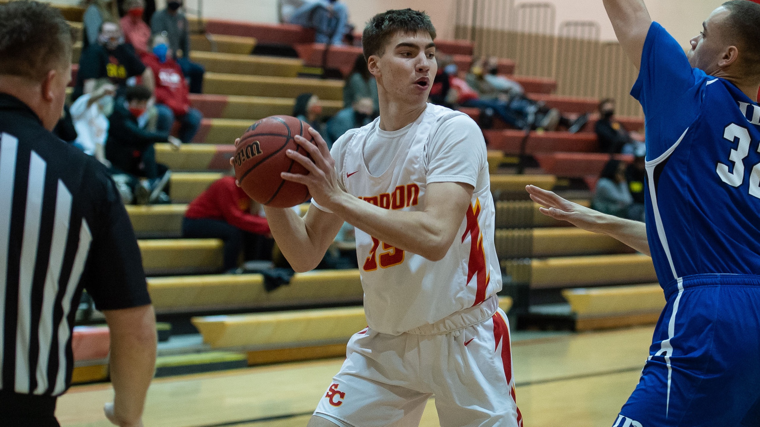 Sophomore Lincoln Swanson