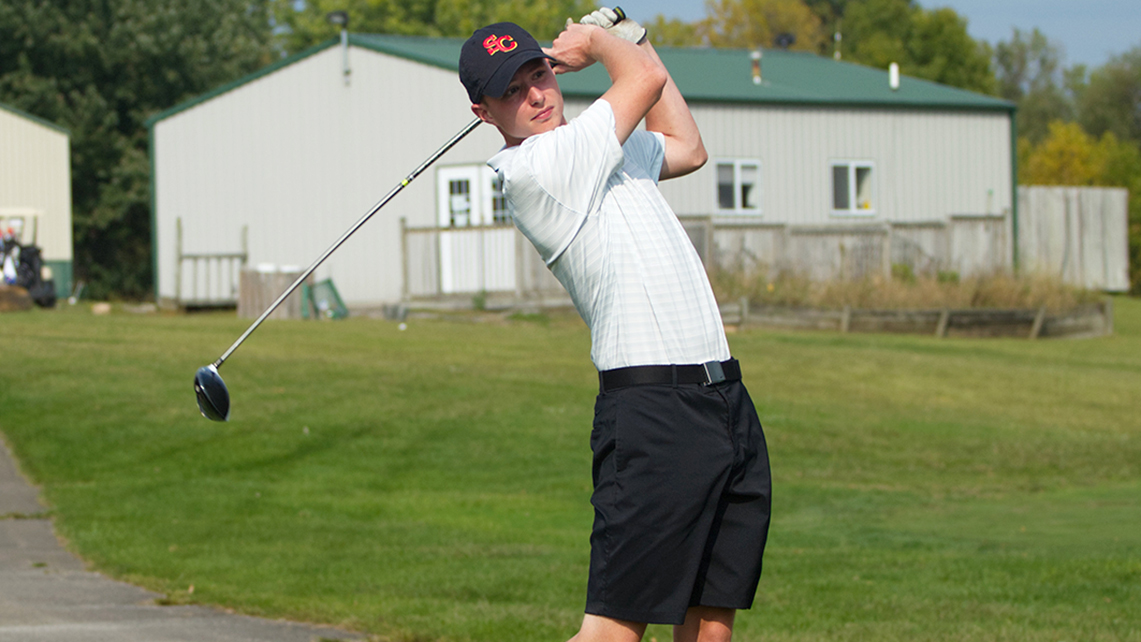 Sophomore Luke Becker