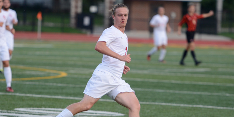 Men's soccer falls in final seconds