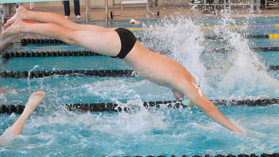 Sophomore Gabe Bruns (photo by Vicki Born)