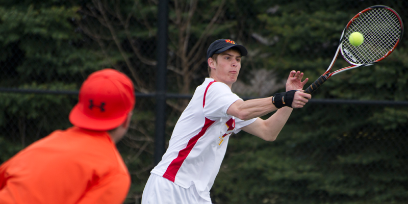 Men's tennis drops matches to Wartburg, Buena Vista