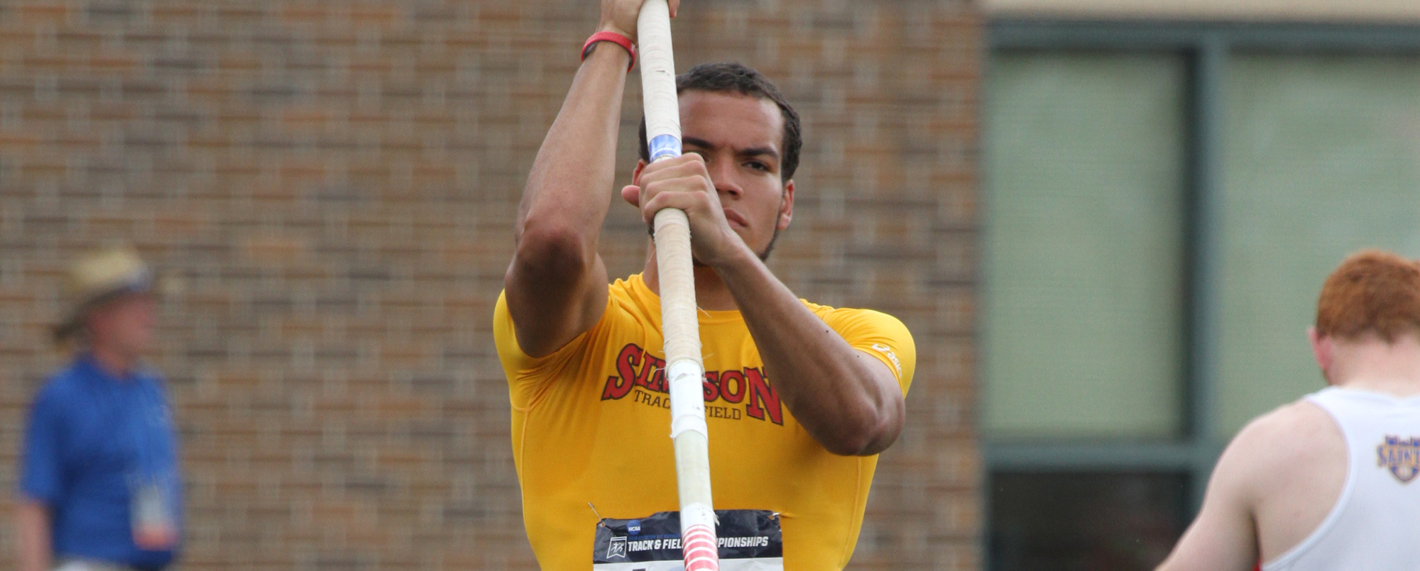 Frazier takes 5th in decathlon, Kalinay qualifies for finals in 110 hurdles