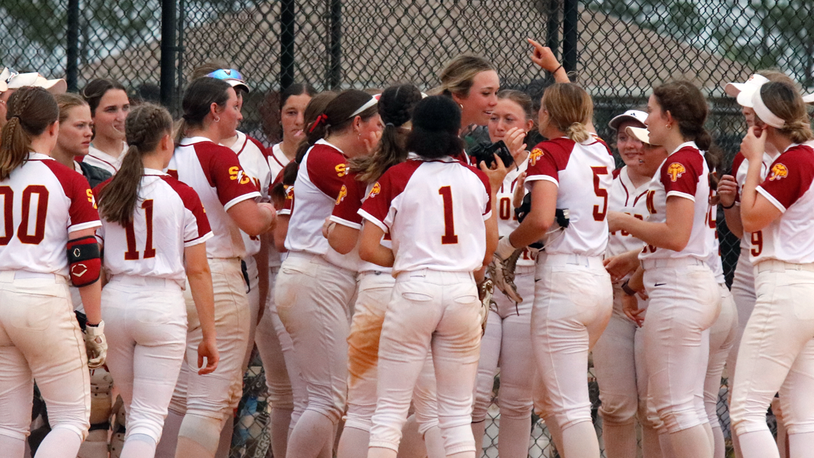 Softball improves to 9-1 after pair of wins on Wednesday