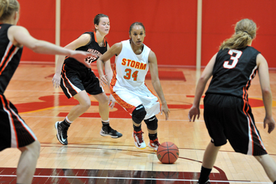 Reeves 3s lead Simpson over Wartburg