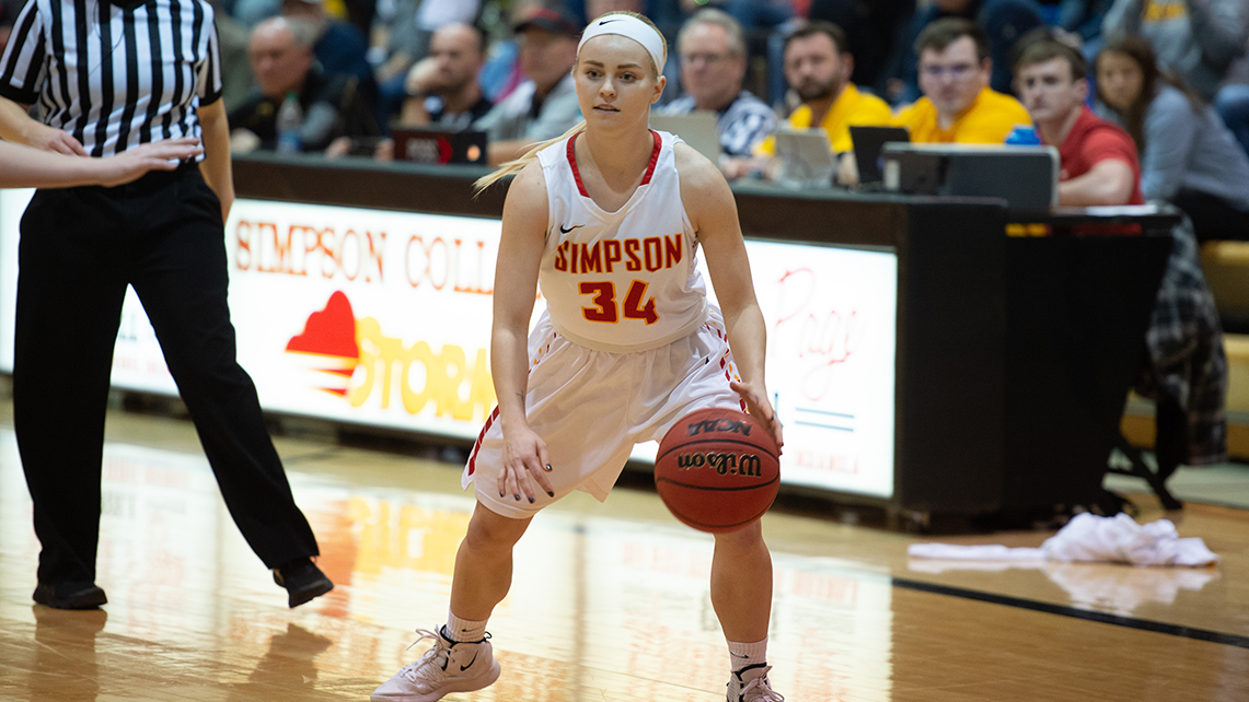 Senior Kelli Hanson