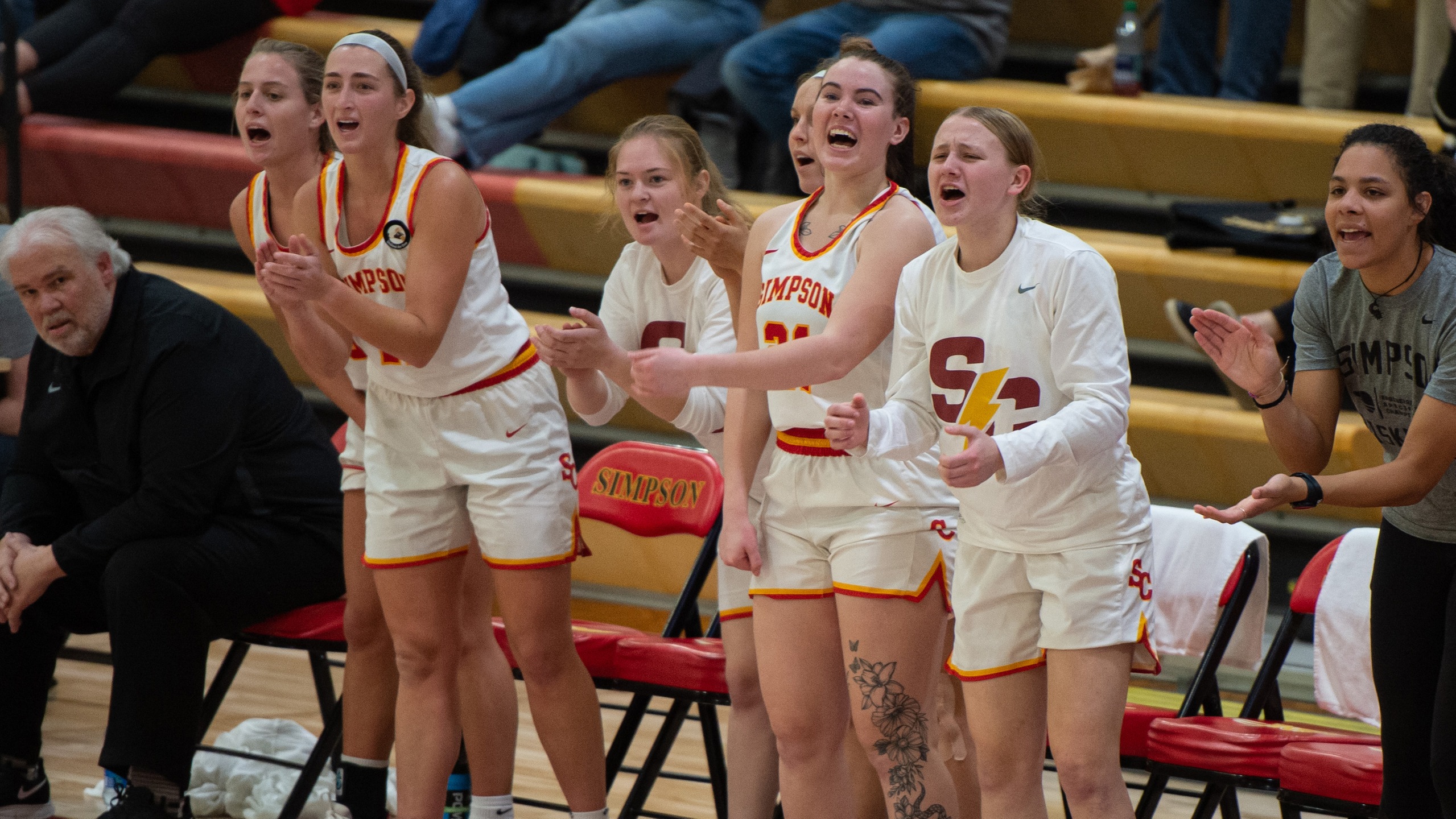 Simpson pulls away late, earns second straight win