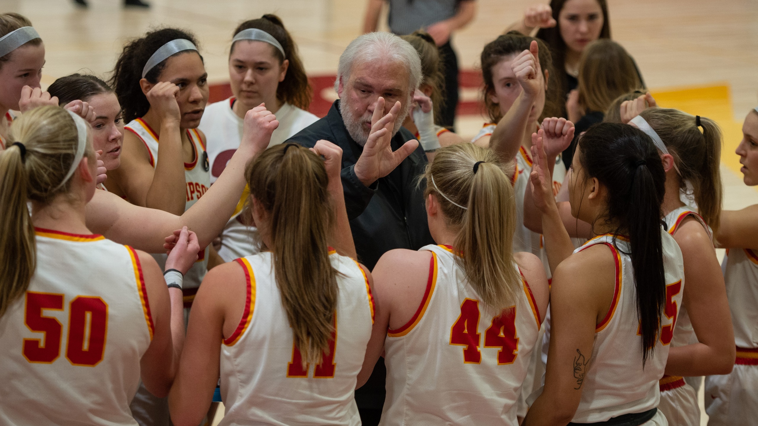 Wanek hits game-winning triple, Niemuth collects 400th league win