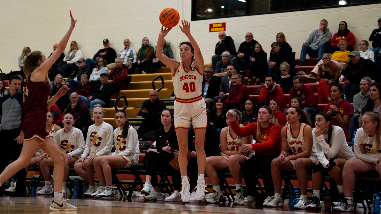 Sophomore Elle Street (photo by Frank Novak)