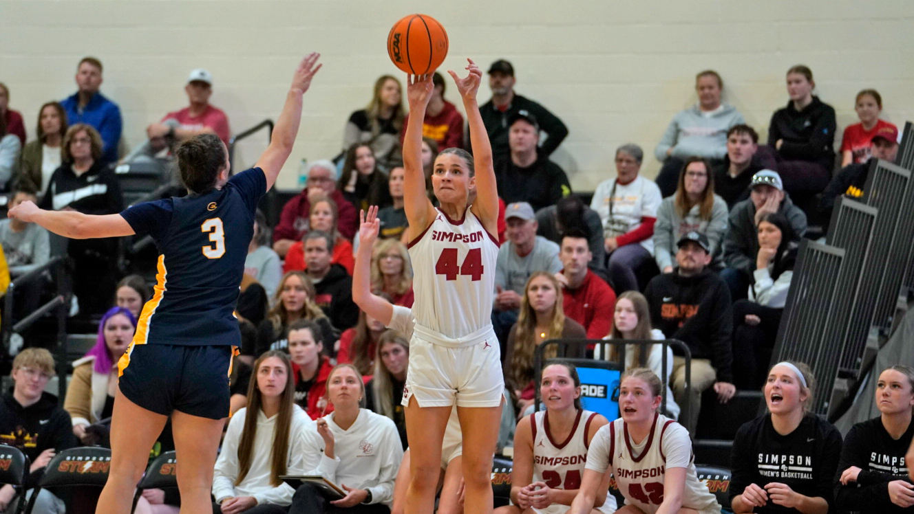 Sophomore Taylor Hansen (photo by Frank Novak)