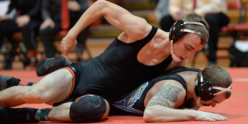 Kiehne, Vlieger lead Storm wrestlers at Cornell