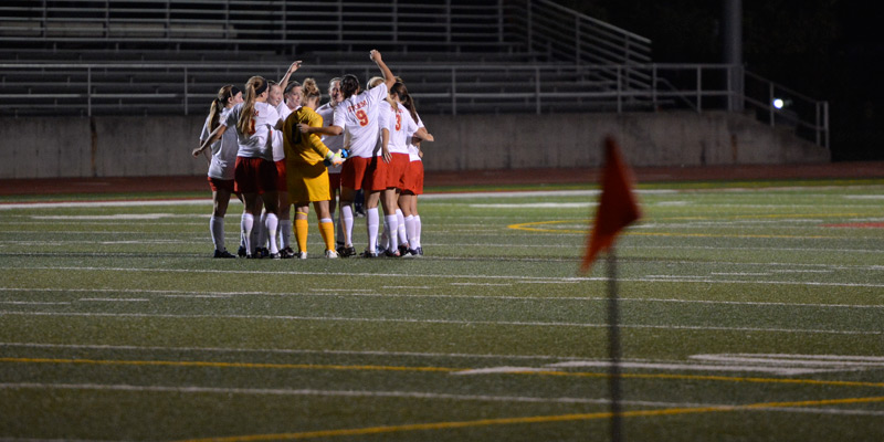 Women's soccer drops decision to Wartburg