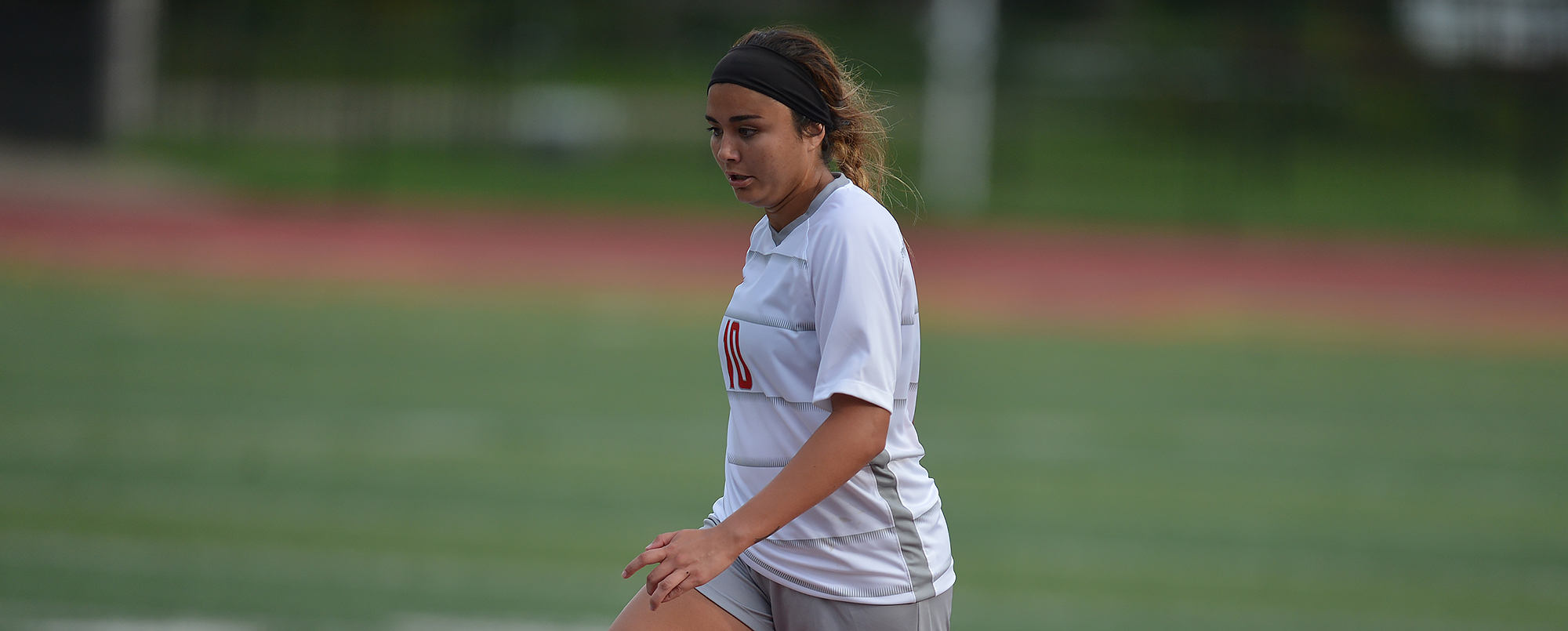 Women&rsquo;s soccer grabs draw on the road