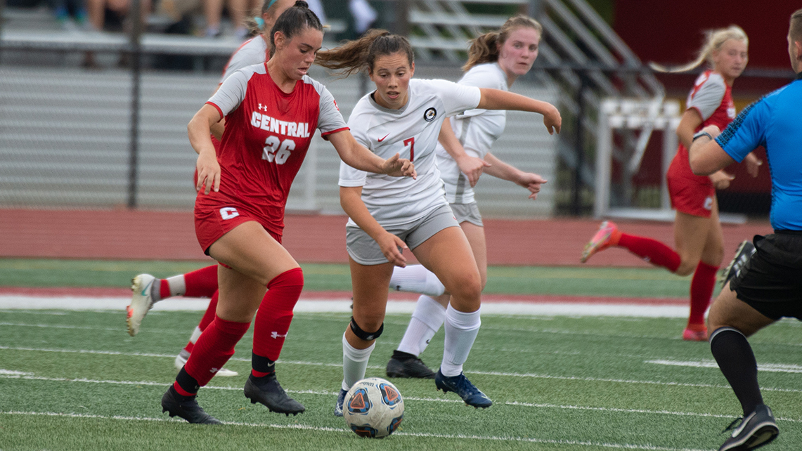 Sophomore Julia Wagoner
