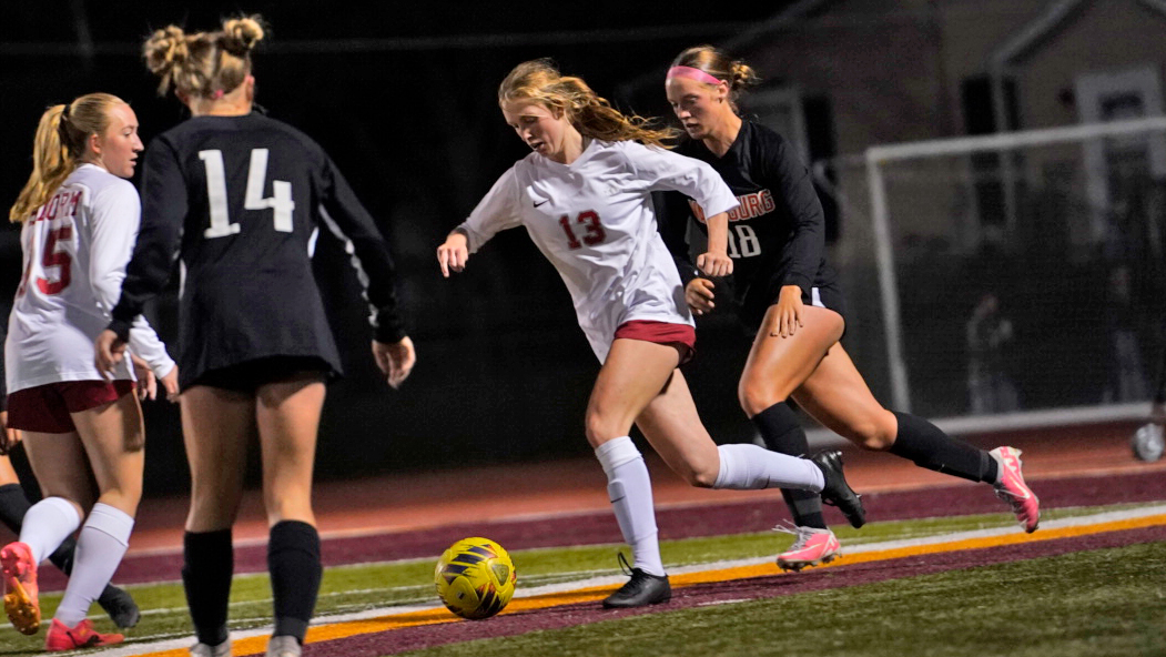 Junior Ally Hoffa (photo by Frank Novak)
