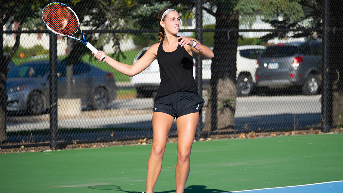 Junior Anna Wanek. Photo by Corinne Thomas
