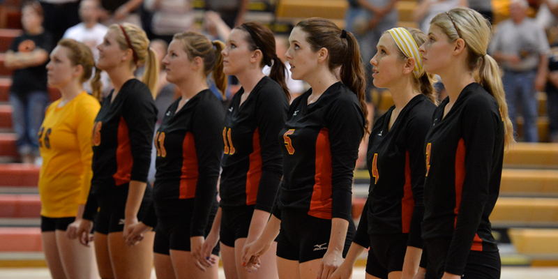 Volleyball drops five-set match after hot start
