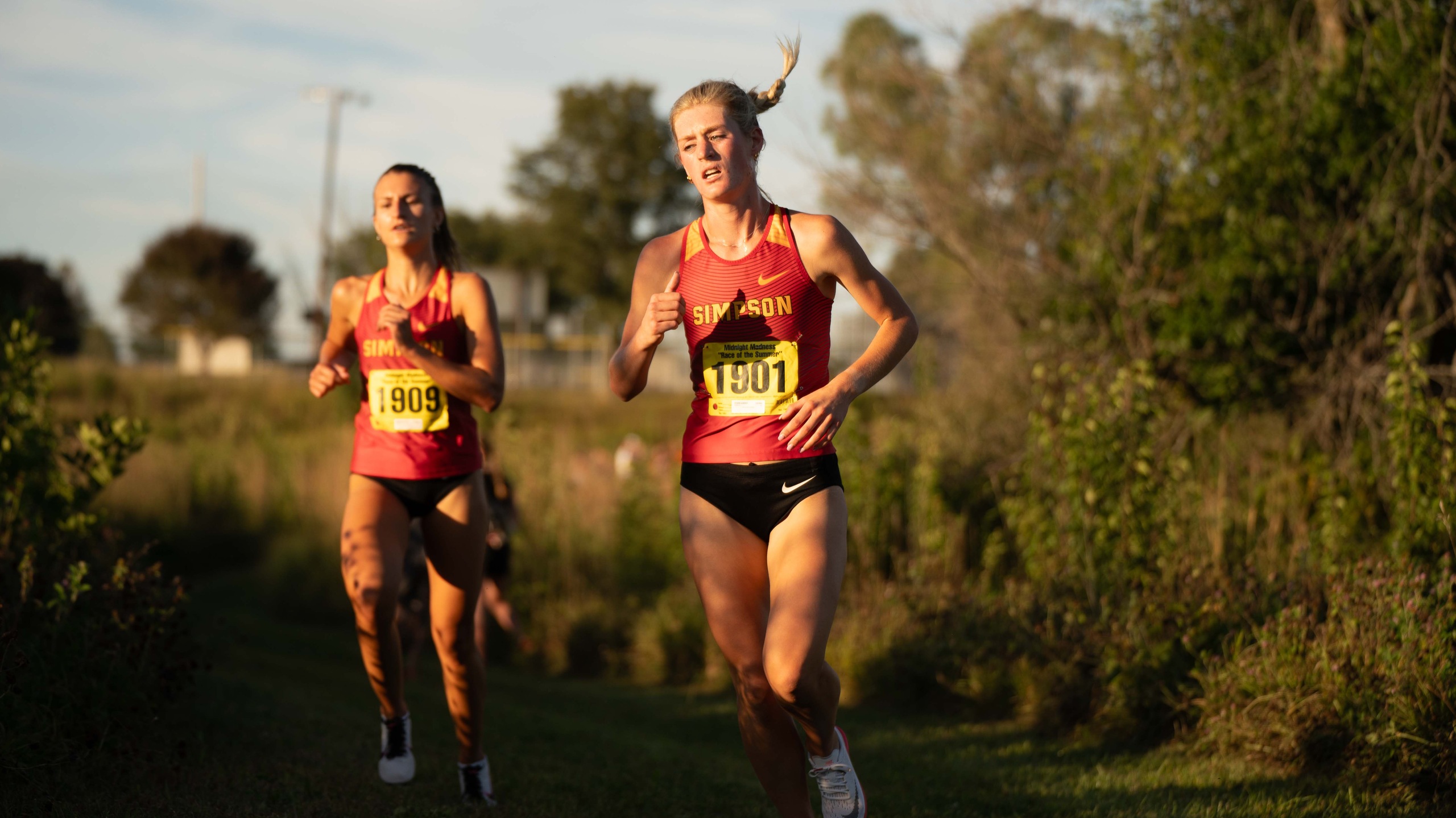 Seniors Ashley Rockhold (left) and Emily Erhardt (right). Photo by Frank Novak.